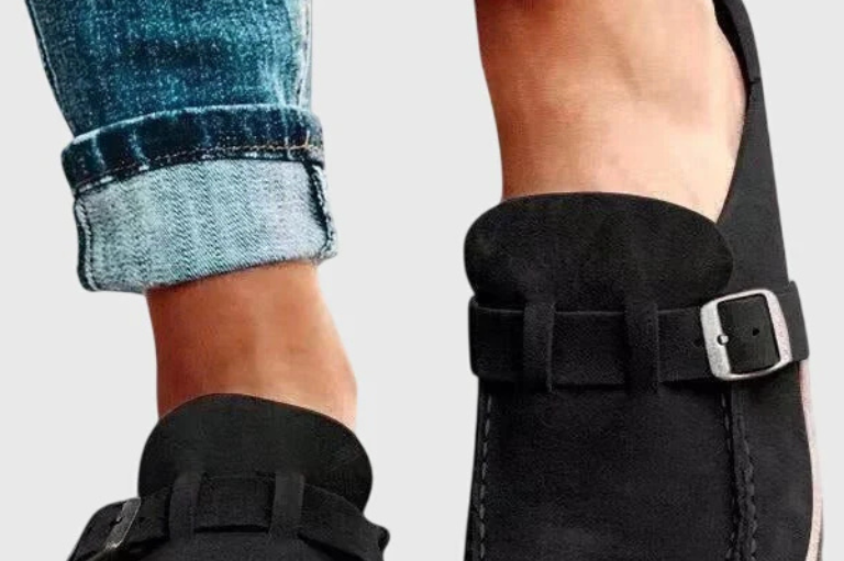 Valencia – Suede Buckle Comfort Clogs