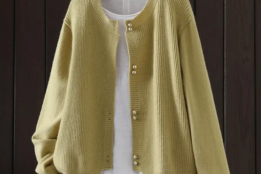 ELARA | PEARL-BUTTON CARDIGAN