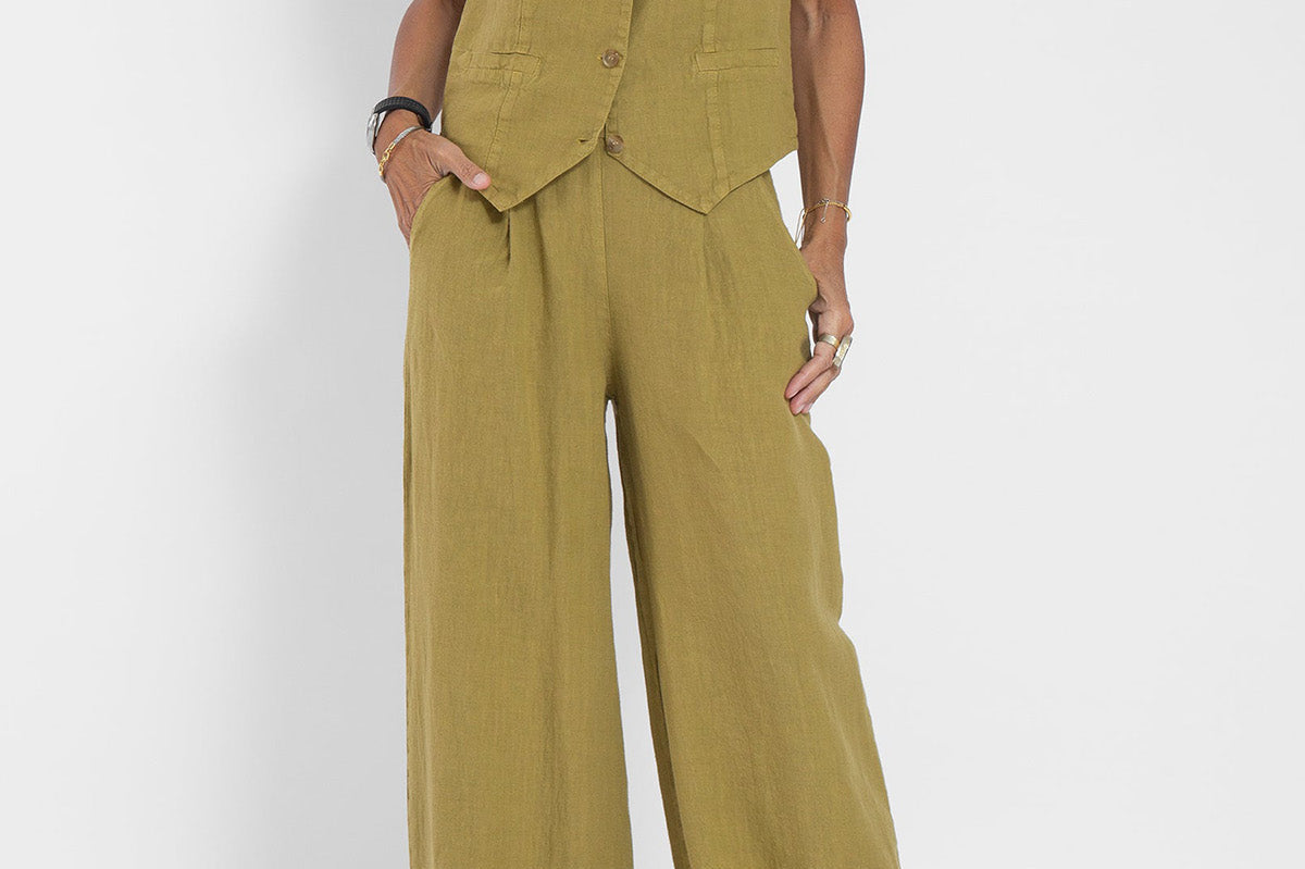 Aira - Buttoned Vest & Wide-Leg Trousers Set